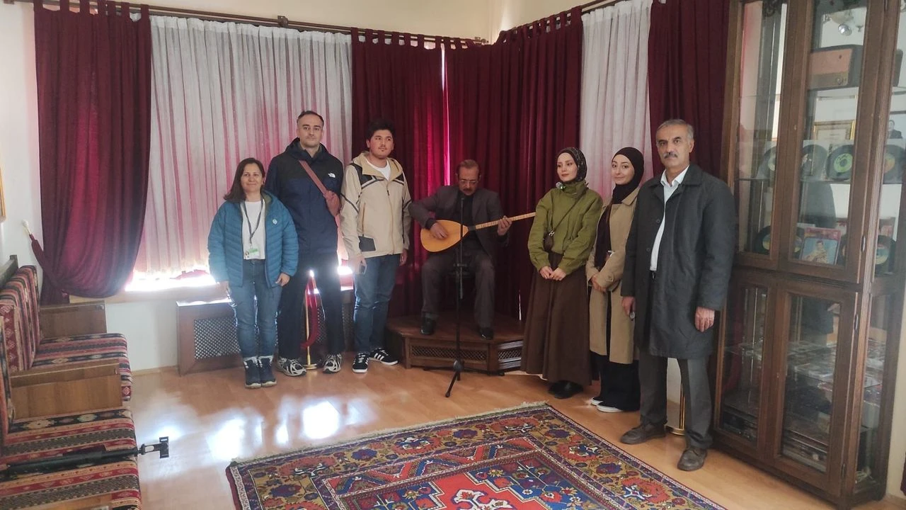 Sosyal Medya Fenomenleri Kırşehir’in Tarihi ve Kültürel Noktalarını Gezdi