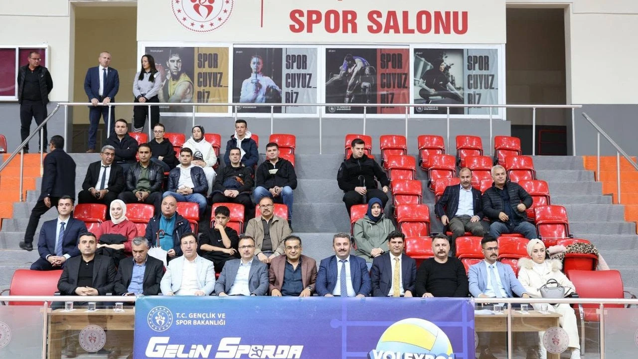 Kırşehir’de Kamu Kurumları Voleybol Turnuvasında Buluştu