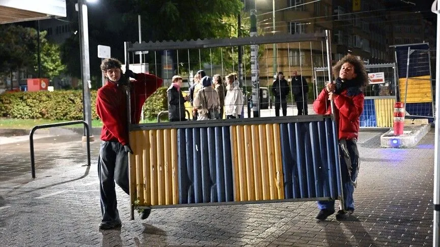 Brüksel’de Öğrenciler Üniversite Kampüsünün Girişini Kapattı
