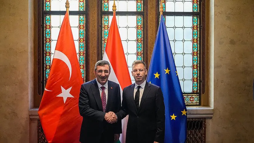 Cumhurbaşkanı Yardımcısı Yılmaz, Macaristan Başbakanı Magyar ile Budapeşte’de Görüştü